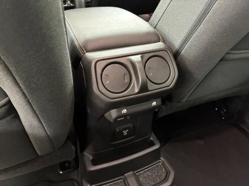 Used 2025 Jeep Wrangler Unlimited Sahara w/ Safety Group AWD/4WD image 19