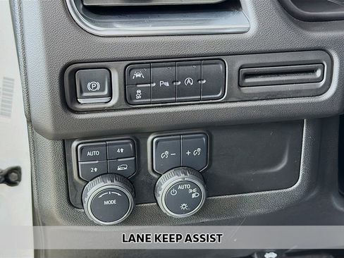 Used 2024 Chevrolet Tahoe LT image 4