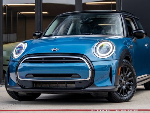 Used 2023 MINI Cooper 2-Door Hardtop FWD image 3