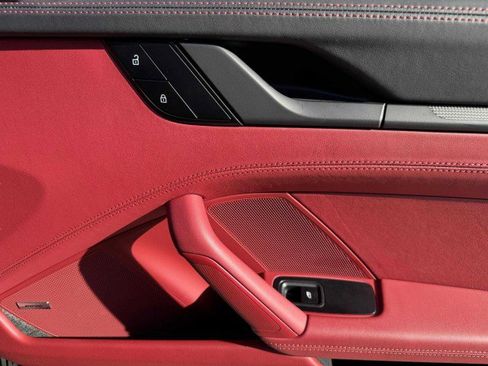 Used 2024 Porsche 911 Carrera GTS image 40