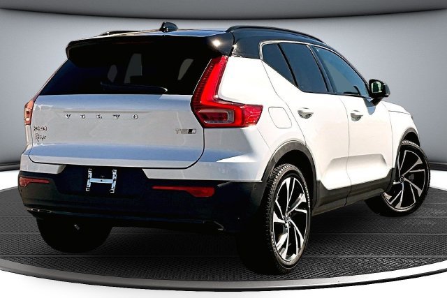 Used 2021 Volvo XC40 T5 R-Design w/ Advanced Package AWD/4WD image 6