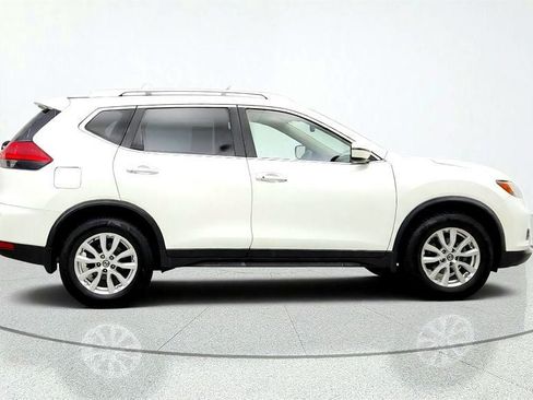 Used 2019 Nissan Rogue SV FWD image 4
