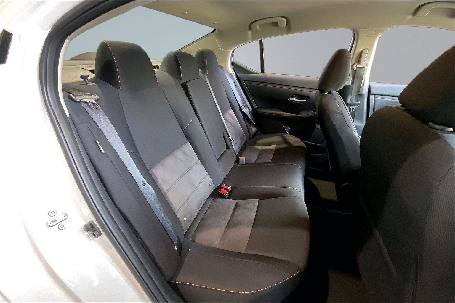 Certified 2025 Nissan Sentra SR FWD image 27