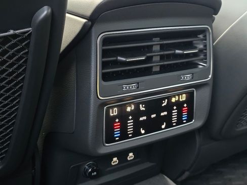 New 2026 Audi SQ8 Premium Plus AWD/4WD image 17