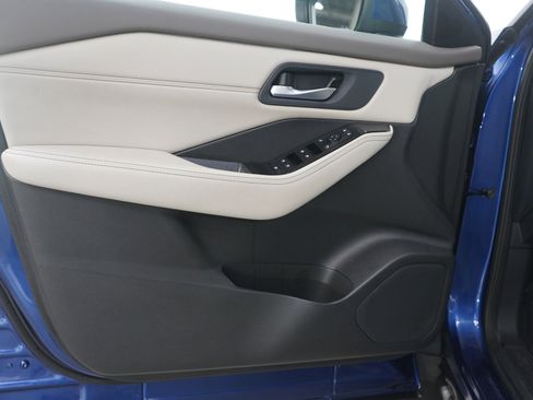 Used 2023 Nissan Rogue SV w/ SV Premium Package image 20