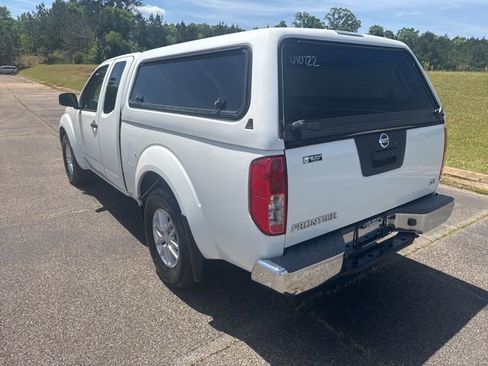 Used 2019 Nissan Frontier SV RWD image 5