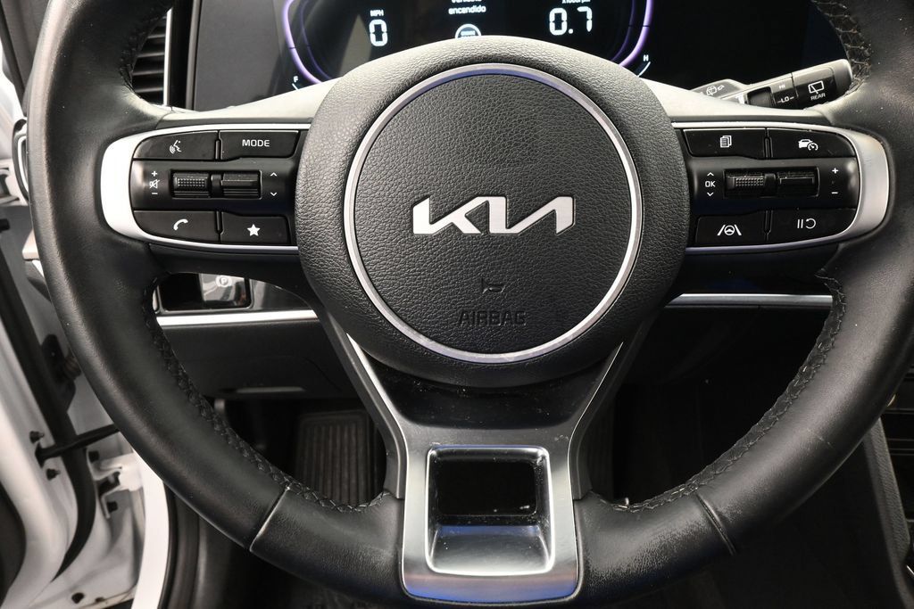 Used 2025 Kia Sportage EX FWD image 33