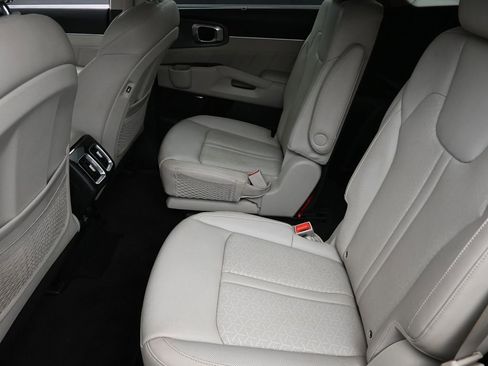 Used 2023 Kia Sorento SX Prestige AWD/4WD image 11