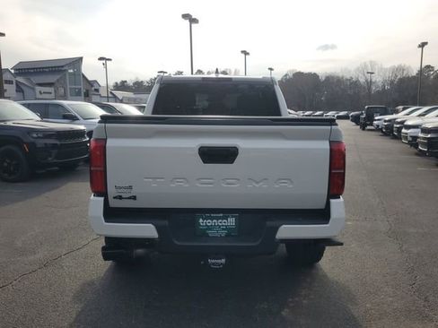 Used 2024 Toyota Tacoma TRD Sport image 5