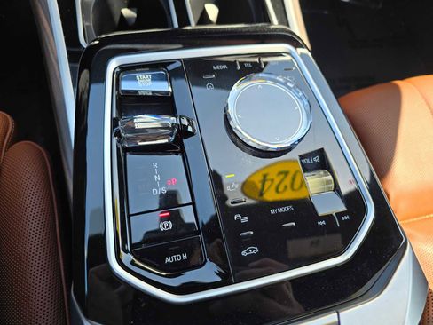 Used 2023 BMW 760i xDrive AWD/4WD image 62