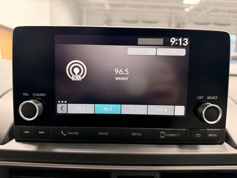 Used 2024 Honda Pilot LX image 37