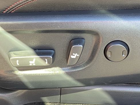 Certified 2024 Toyota 4Runner TRD Off-Road Premium image 31