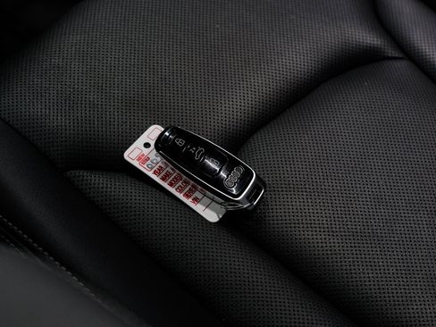 Used 2023 Audi Q8 Prestige image 70