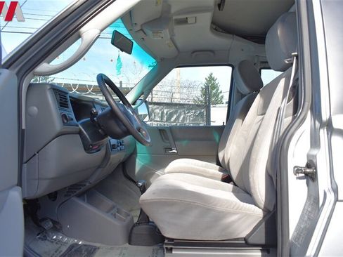 Used 2002 Volkswagen Eurovan MV FWD image 11