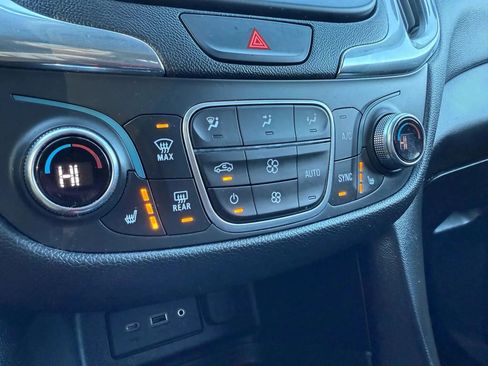 Used 2020 Chevrolet Equinox LT AWD/4WD image 26