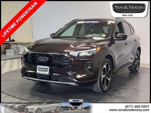 Used 2023 Ford Escape ST-Line Select w/ Tech Pack #2 AWD/4WD image 4