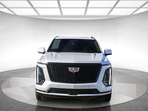Used 2025 Cadillac Escalade ESV Sport Platinum w/ LPO, Floor Liner Package AWD/4WD image 7