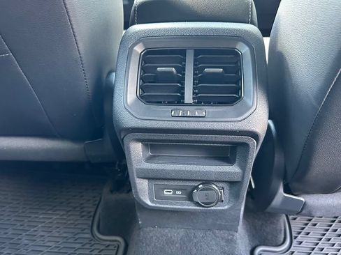 Certified 2023 Volkswagen Tiguan SE R-Line FWD image 40