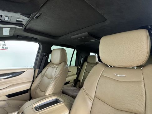Used 2019 Cadillac Escalade Platinum AWD/4WD image 15