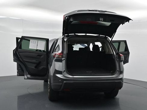 Used 2025 Nissan Rogue S AWD/4WD image 34