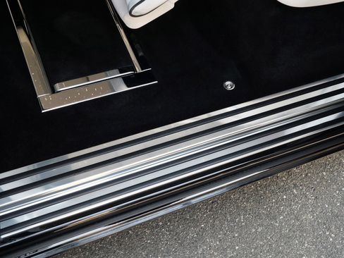 Certified 2022 Rolls-Royce Phantom Extended Wheelbase w/ The Phantom Package RWD image 9