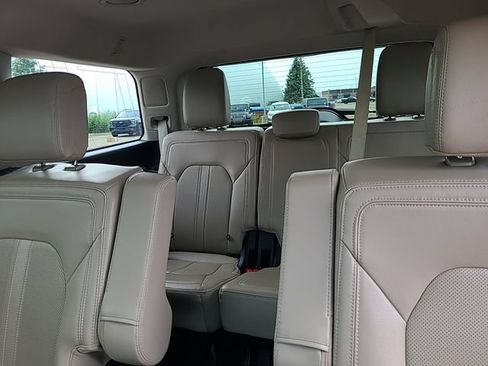 Used 2023 Ford Expedition Limited RWD image 30