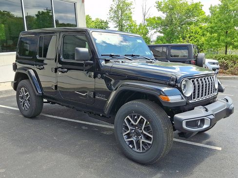 New 2026 Jeep Wrangler Unlimited Sahara AWD/4WD image 2
