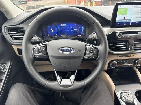 Used 2022 Ford Escape Titanium w/ Class II Trailer Tow Package AWD/4WD image 10