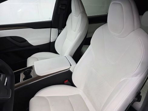 Used 2023 Tesla Model X image 11
