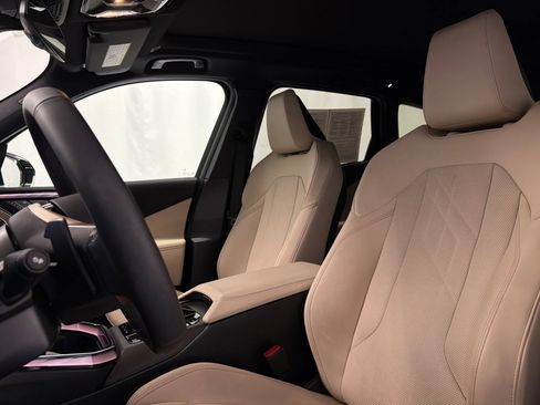 Used 2025 BMW X3 xDrive30i w/ Convenience Package image 5