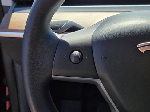 Used 2020 Tesla Model Y Long Range image 18