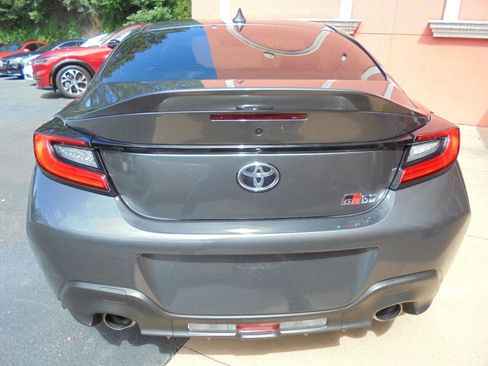Used 2022 Toyota GR86 image 32