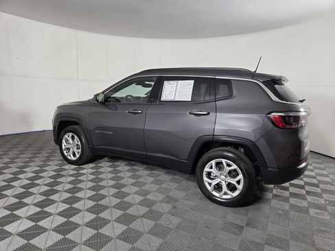 Used 2024 Jeep Compass Latitude AWD/4WD image 8