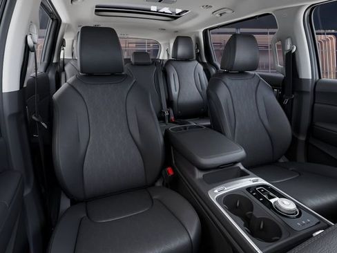 New 2026 Kia Carnival Hybrid FWD image 15
