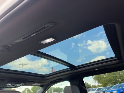 Used 2021 GMC Yukon XL Denali w/ Denali Premium Package image 37