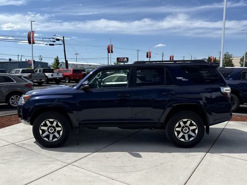 Used 2024 Toyota 4Runner TRD Off-Road Premium w/ Off Road Premium Plus Package AWD/4WD image 2