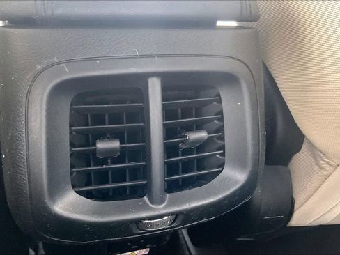 Used 2016 Jeep Cherokee Latitude w/ Safety/Convenience Group image 12