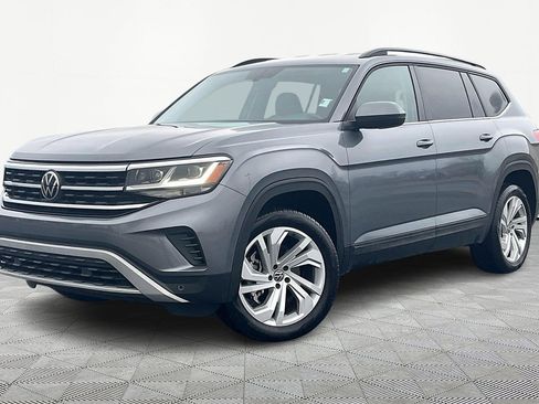 Used 2022 Volkswagen Atlas SE image 2