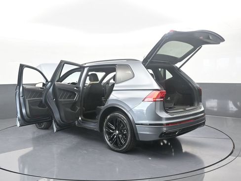 Used 2022 Volkswagen Tiguan SE R-Line AWD/4WD image 82