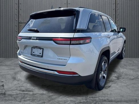 Used 2023 Jeep Grand Cherokee Limited w/ Luxury Tech Group II AWD/4WD image 7