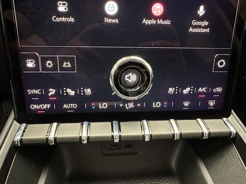 Certified 2026 GMC Terrain Denali AWD/4WD image 19