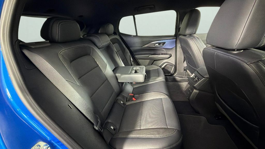 Certified 2025 Chevrolet Equinox EV LT w/ Convenience Package II FWD image 29