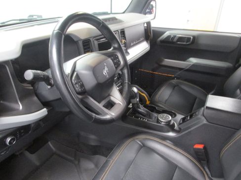 Used 2023 Ford Bronco Badlands w/ Sasquatch Package image 24