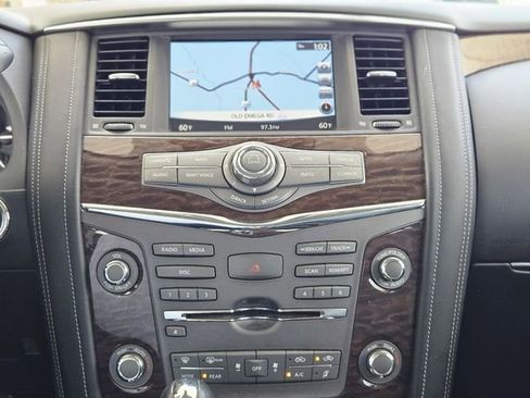 Used 2020 Nissan Armada SL image 22