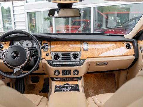 Used 2017 Rolls-Royce Ghost image 27