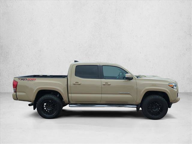 Used 2016 Toyota Tacoma TRD Sport AWD/4WD image 4
