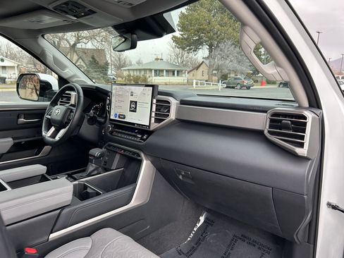 Used 2022 Toyota Tundra Limited image 27