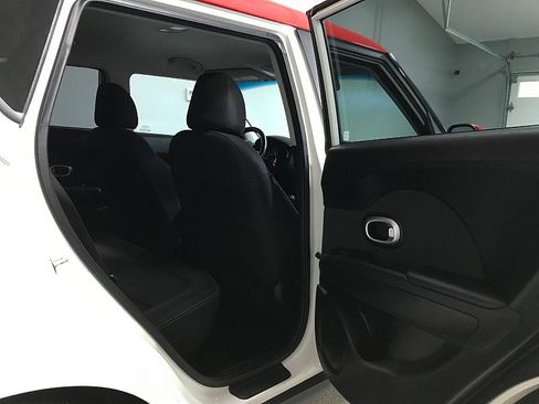 Used 2017 Kia Soul + w/ Designer's Package FWD image 18