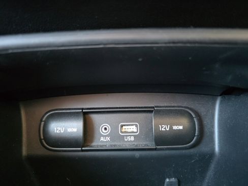 Used 2019 Kia Sorento S image 18