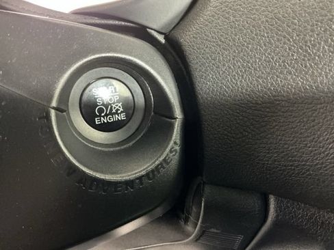 Used 2018 Jeep Renegade Sport w/ Power & Air Group FWD image 22